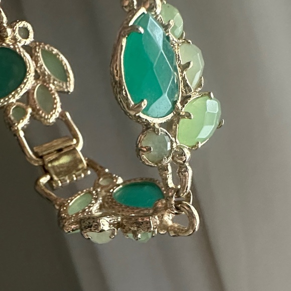 Green and Gold Faux Gemstone Cabachon Link Women's Bracelet - Picture 6 of 7